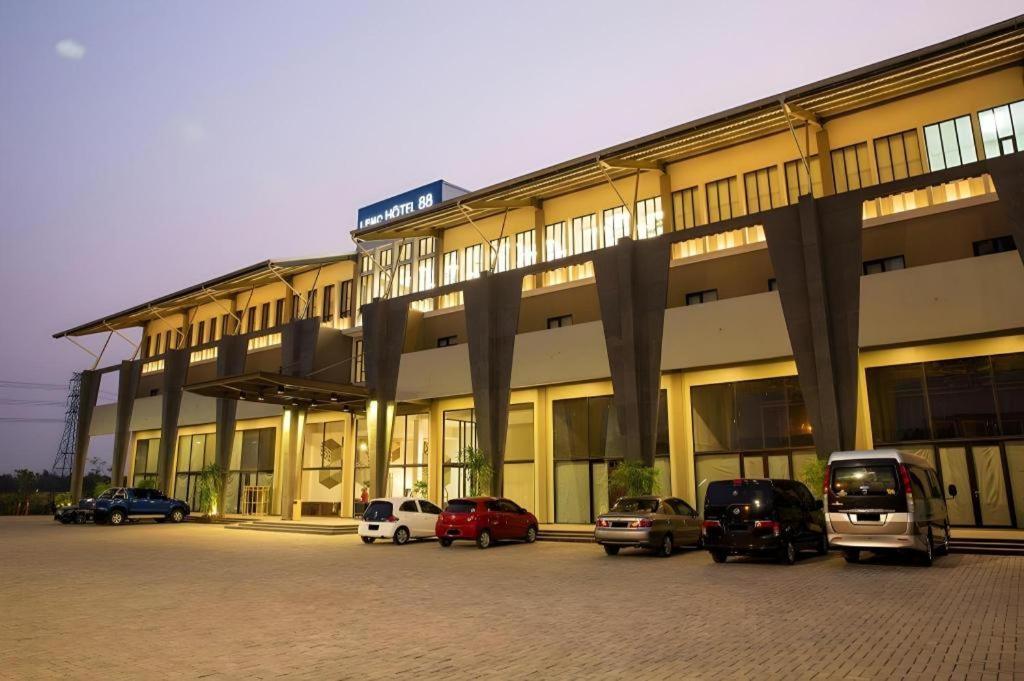 Lemo Hotel Serpong Tangerang Ngoại thất bức ảnh