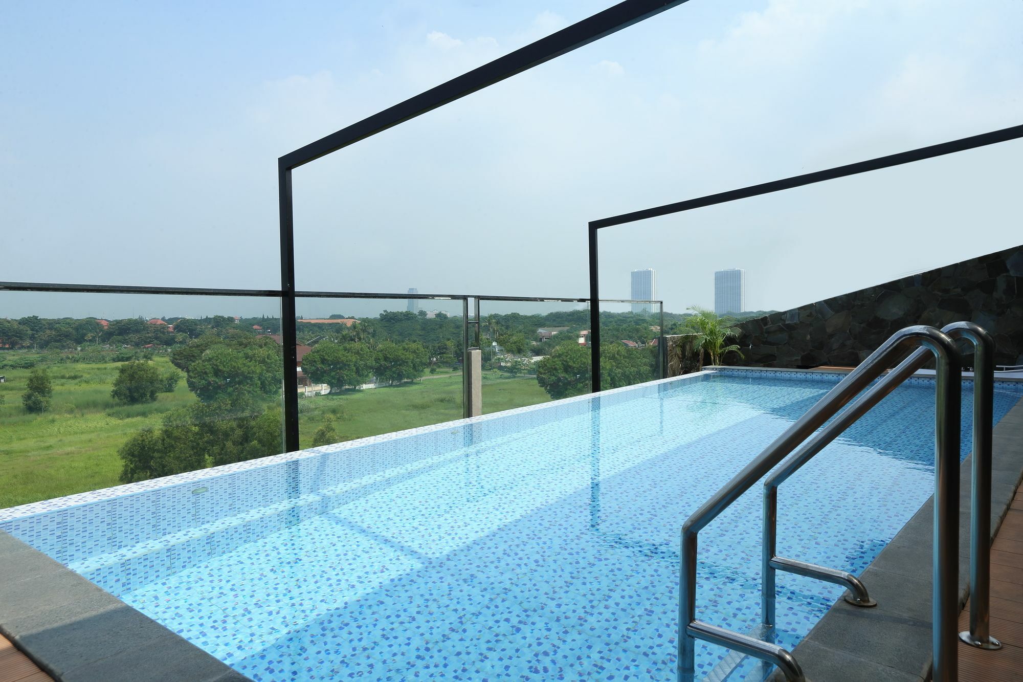 Lemo Hotel Serpong Tangerang Ngoại thất bức ảnh